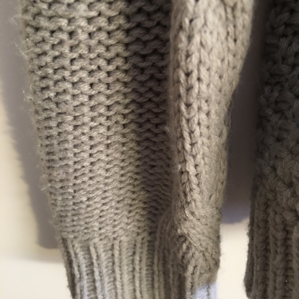❗️SOLD ❗️EURO Vero Moda Cable Knit Sweater - Picture 7 of 7